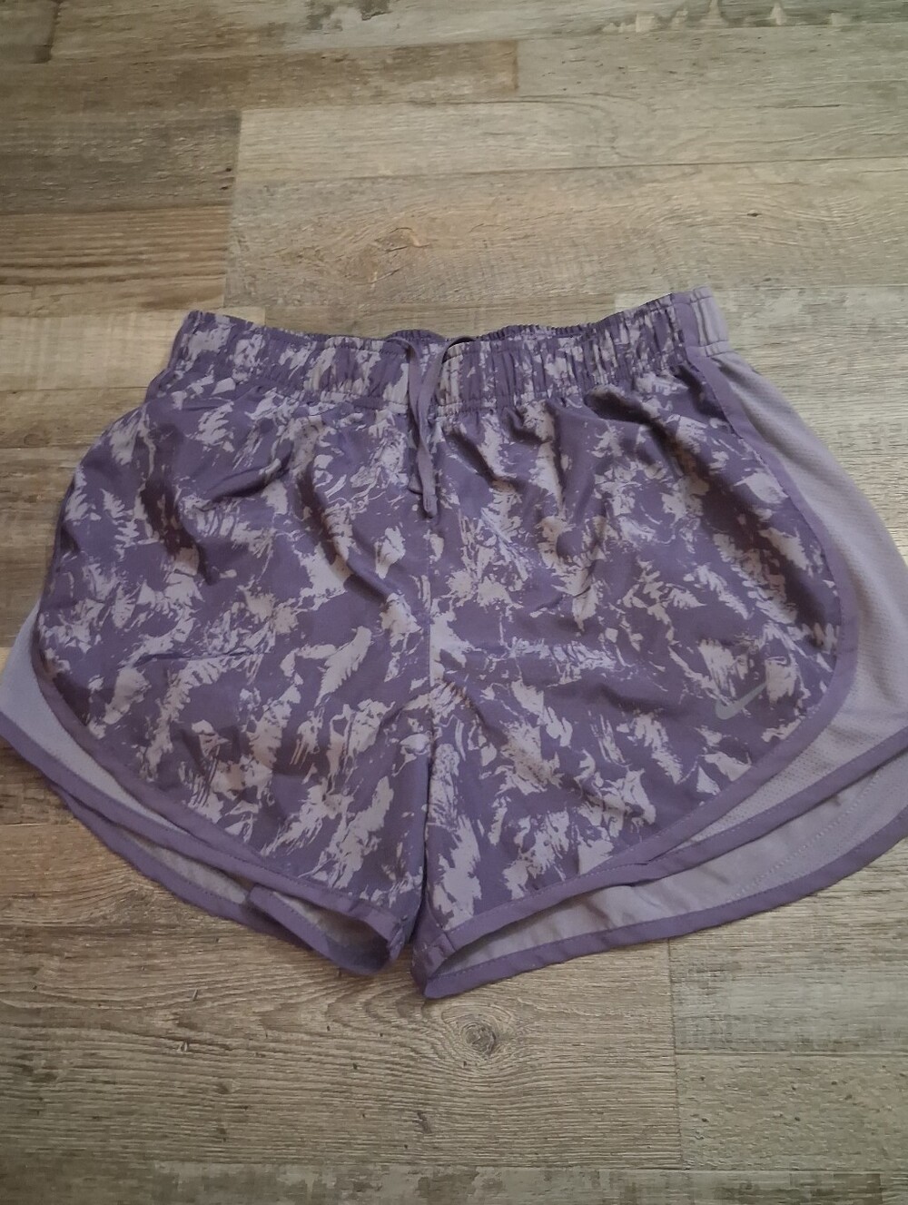 Nike Dri-Fit Shorts Women's Size Small Lavender Purple Patterned Athletic Run